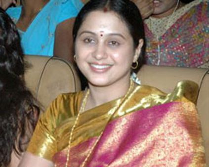 சிம்ரன்-தேவயானி சண்டை தீர்க்கும் சுந்தர்!