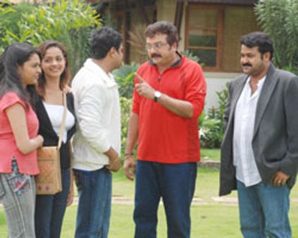 மோகன்லால்-திலீப் ரசிகர்கள் மோதல்!