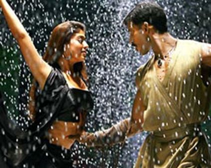 ஆபாச நடிப்பு-நயன்தாரா மீது வழக்கு!!