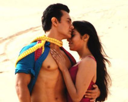 இந்தி ~~கஜினி~~ கிளைமாக்ஸ் ~~லீக்~~!