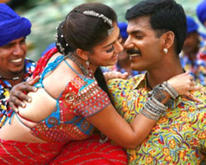 ~~பையா~~: நடிகர் சங்கத்தில் நயனதாரா புகார்!