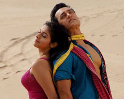 இந்தி கஜினிக்கு தமிழகத்தில் இடைக்கால தடை!