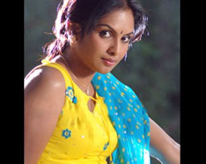 கெஸ்ட்டுக்கு மாறிய ஜோதிர்மயி