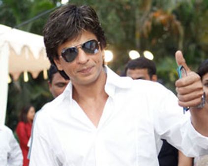 அரசியலில் ஷாரூக்-காங். சார்பில் போட்டி?