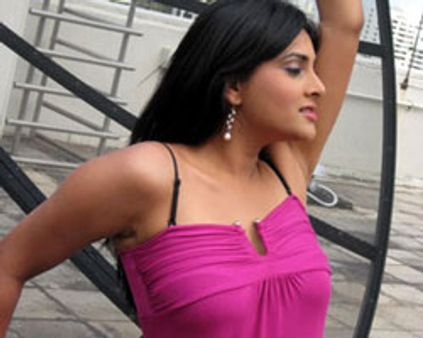 என் காட்சிகளை குறைத்தனர்-திவ்யா