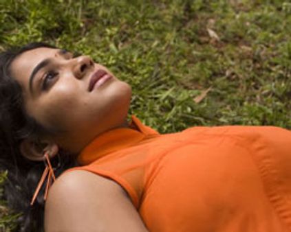 கன்னடத்துக்குப் போய்விட்டார் ~~காதல்~~ சந்தியா.