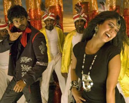 தமிழின் முதல் ஜேம்ஸ்பாண்ட் படம் வில்லு-விஜய்