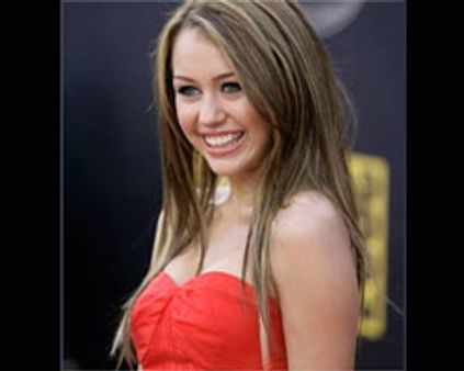 ~~கணவர்~~ காப்ரியோ..சைரஸ் அதிரடி!