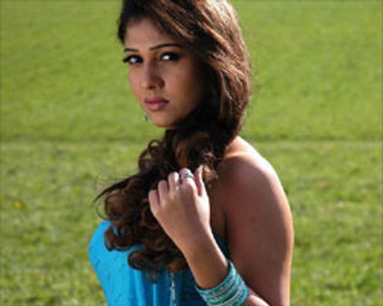 கள்ளுக்கடையில் நயனதாரா ரகளை!