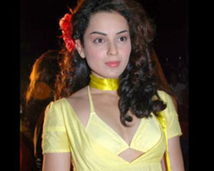 கங்கனா காஸ்ட்யூம் ரூ.75 லட்சம்!!