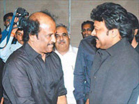 ரஜினி அரசியலுக்கு வந்தால் மக்களுக்கு நல் வாழ்க்கை கிடைக்கும் - சிரஞ்சீவி