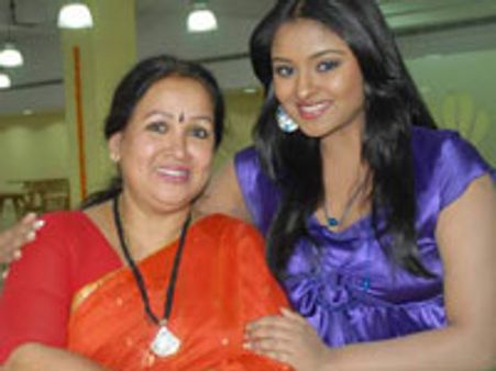 சுமித்ராவின் 2வது மகள் தீப்தி கதாநாயகியானார்!