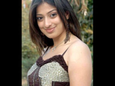 மறுபடியும் லஷ்மி ராய்