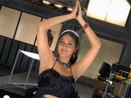 மேக்னா மீது தயாரிப்பாளர் கவுன்சிலில் பாலச்சந்தர் மகள் புகார்