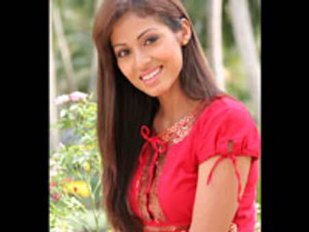 லாரன்ஸ் ஜோடி சதா?