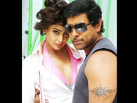 பாடகரானார் விக்ரம்