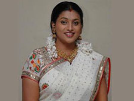 ரோஜா பேச்சு: தெலுங்கு தேசம் அலுவலகத்துள் சிரஞ்சீவி கட்சியினர் ரகளை!