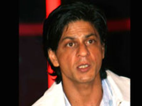 ஸ்லம்டாக் மில்லியனரை விமர்சிப்பது தேவையற்றது - ஷாருக்