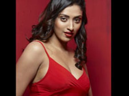 ரவுடியைத் திருத்தும் மேகா