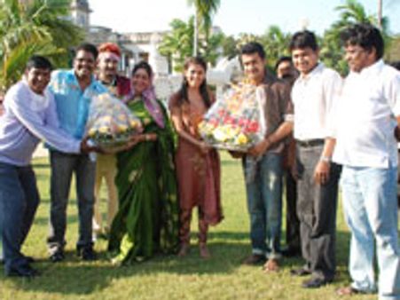 சரோஜா தேவி, நயன்தாராவுக்கு பாராட்டு!