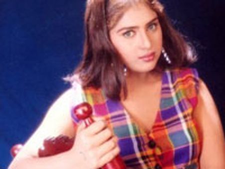 பாத்திமா பேகம் ஆனார் ராஜஸ்ரீ