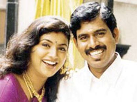 செல்வமணியுடன் சொந்த ஊரில் ரோஜா பிரசாரம்