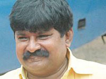 நடிகர்கள் சம்பளத்தை குறைக்க வேண்டும்