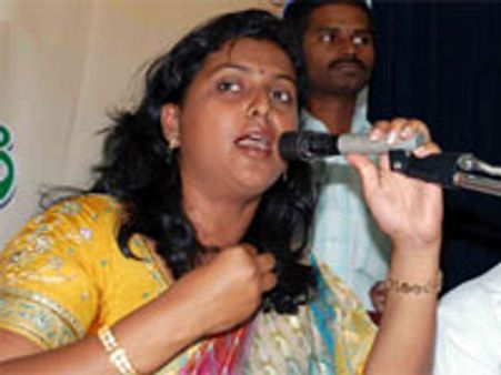 முறம் - துடைப்பத்துடன் ரோஜாவை எதிர்த்த கிராமத்தினர்!!