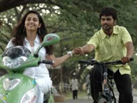 பாலிவுட் ஆசையில் அசோக்!