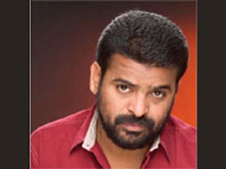 அமீரிடம் பாஸ்போர்ட்டை ஒப்படைக்க உத்தரவு