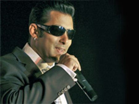 பிரச்சாரம்: ஷாருக் ரூட்டில் சல்மான்!