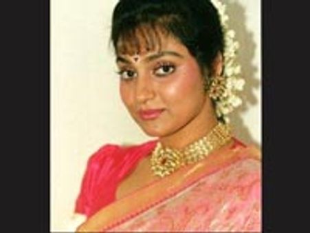 சிரஞ்சீவி கட்சியில் மாதவி-சட்டசபைத் தேர்தலிலும் போட்டி