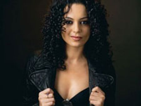 வயசு... 'மாட்டிக்கிட்ட' கங்கணா!!