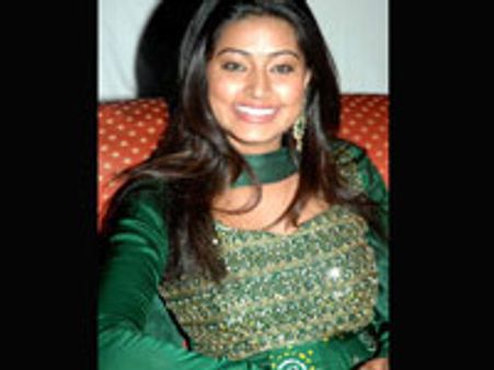 வில்லிகளாகும் ஹீரோயின்கள்