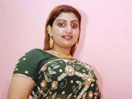 அதிமுகவுக்கு பிரச்சாரம்-பாபிலோனா!