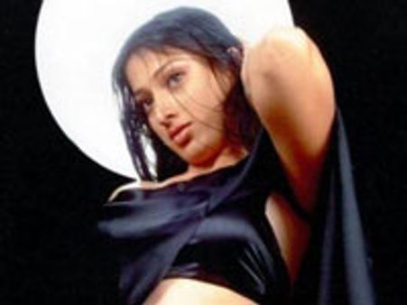 தேர்தல் பிரச்சாரத்தில் லட்சுமி ராய்!