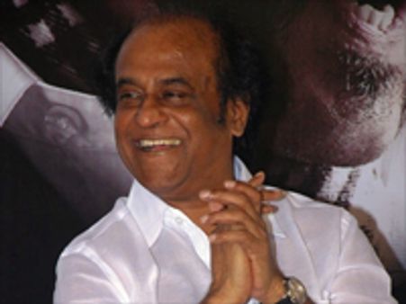 தேர்தல் பிரசாரங்களில் ரஜினி படத்தைப் பயன்படுத்த ரசிகர்களுக்குத் தடை