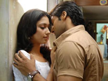 பெண் ரசிகைகள் ரொம்ப முக்கியம்-சூர்யா