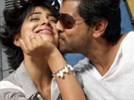 கந்தசாமியை தள்ளி வச்சுட்டாங்க..