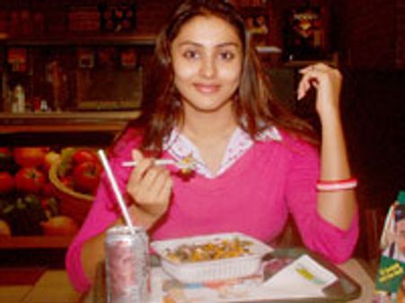 பார்ட்டிகளை நமீதா புறக்கணிக்கும் ரகசியம்!