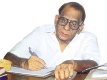 பாரதிராஜா ஒட்டுமொத்த திரையுலக தலைவரா?-முக்தா