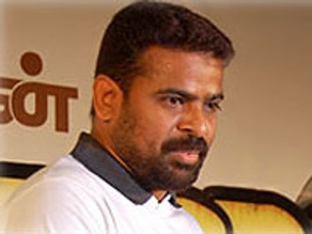 தமிழன் எப்படி திருப்பி அடிப்பான் என்பதை சோனியா 16ம் தேதி அறிவார்: அமீர்