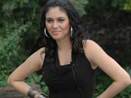 ஷெரீன் அக்கா ஆகிறார்