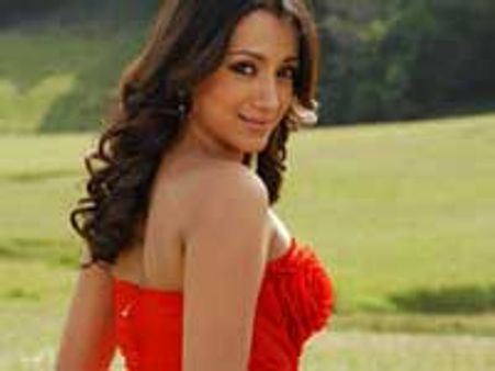 கோயில்-தடுத்து வைத்துள்ள த்ரிஷா