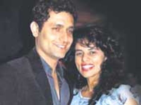 வேலைக்காரிதான் என் கணவரை தூண்டியிருப்பார்-ஷைனியின் மனைவி