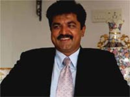 கருணாநிதியை சந்தித்து ஆசி பெற்ற நடிகர் சங்க நிர்வாகிகள்