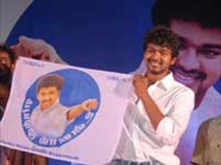 அடுத்த ஆண்டு அரசியல் கட்சி தொடக்கம் - விஜய்