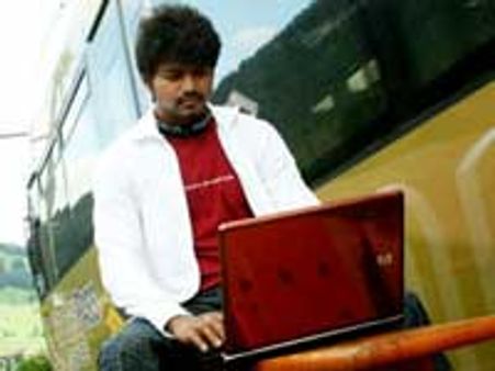 இன்று விஜய் பிறந்த நாள்: இலவச கம்ப்யூட்டர் மையங்கள் திறப்பு