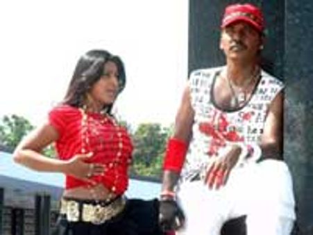 'தமிழ் படங்கள் பார்த்து திருடர்களாக மாறினோம்!'