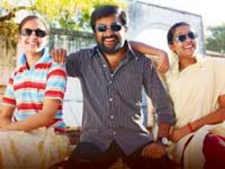 நாடோடிகளுக்கு அபார வரவேற்பு.. கிரீடம் சூட்டும் ரசிகர்கள்!